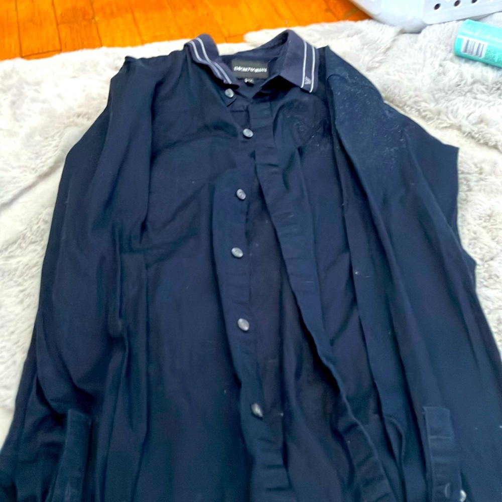 Emperor Armani unisex long sleeve 16 perfect with a pair of jeans and a bag!